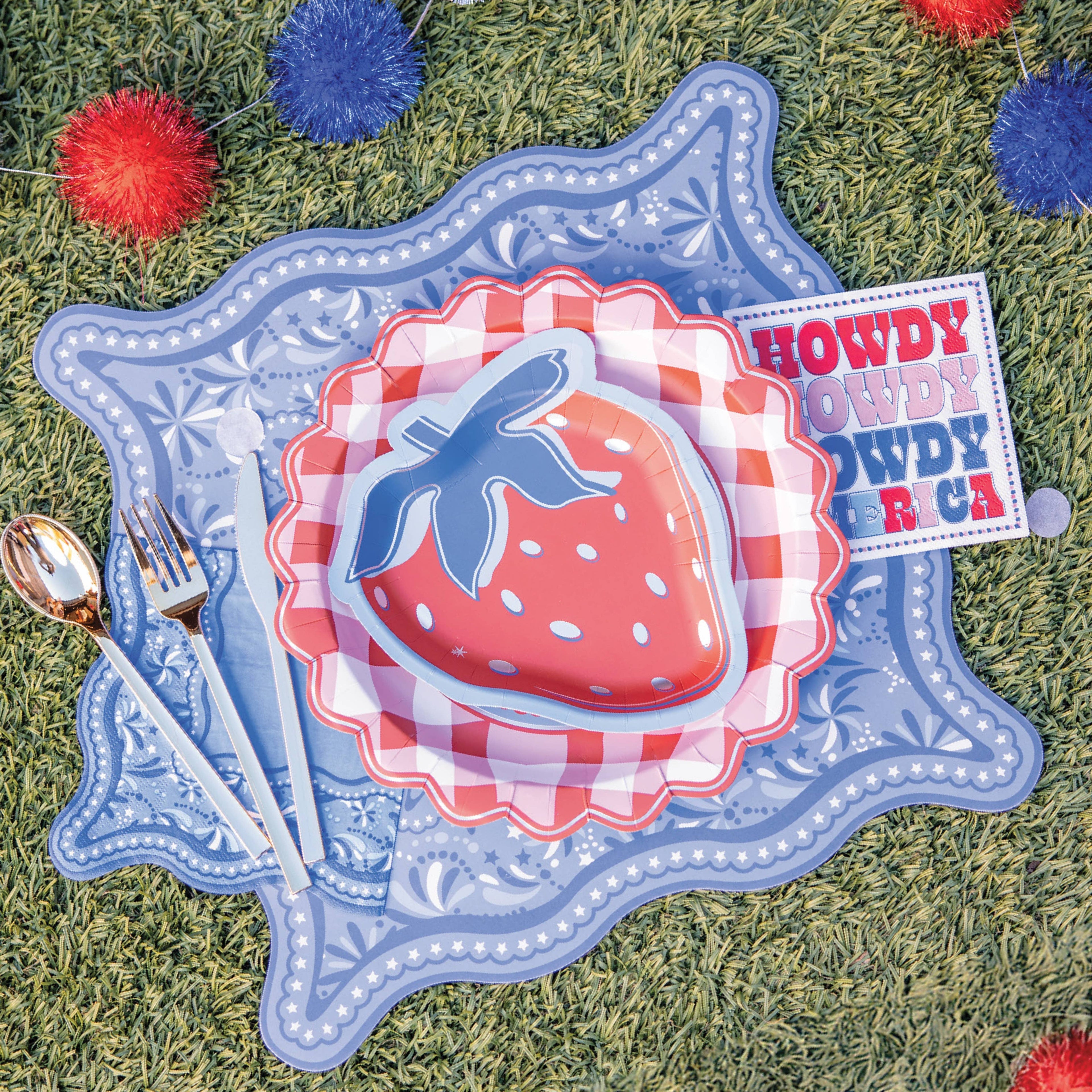 Picnic Perfect Gingham Dinner Plates (10 ct)