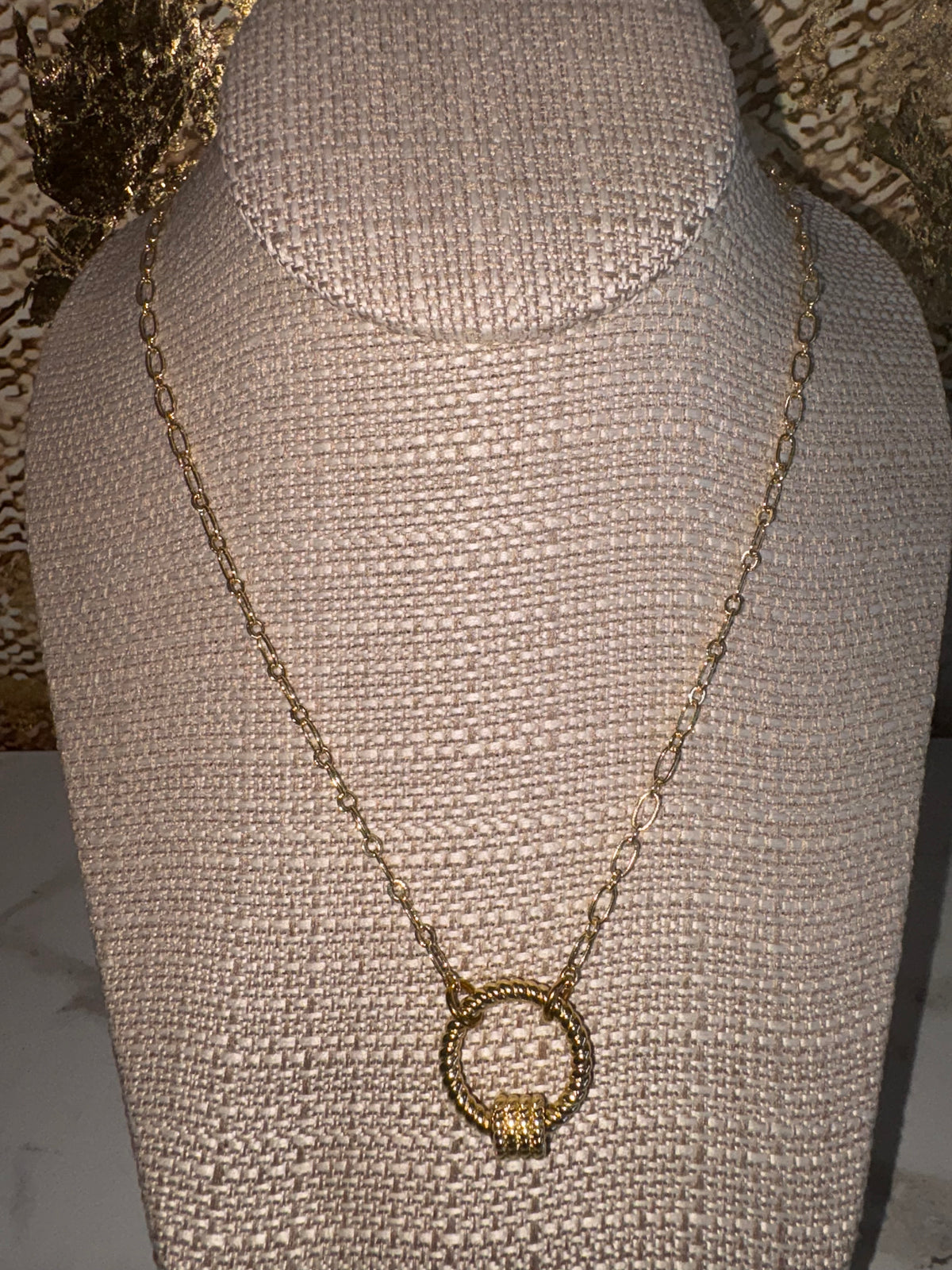 Christie Necklace with Round Bella 20"